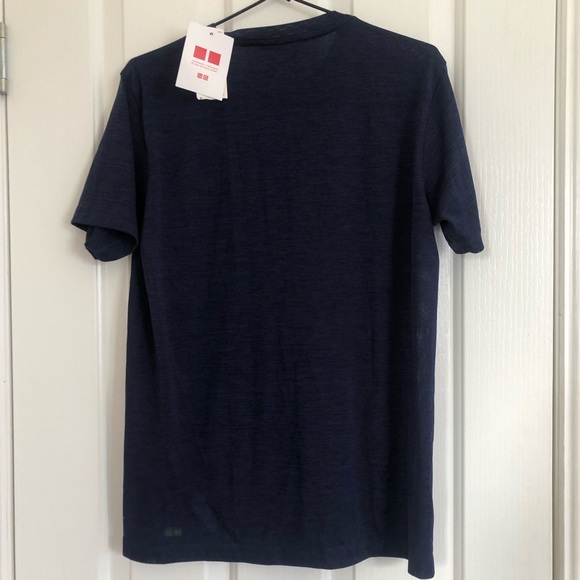 🌿 UNIQLO 🌿 men’s navy short sleeve t-shirt size S - Picture 2 of 3